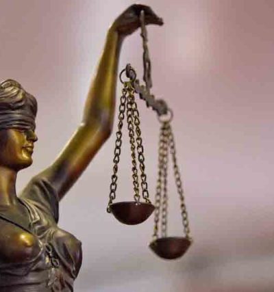 Brasil: Casal é condenado a pagar mais de 17 milhões de KZ ao filho após expulsá-lo de casa por revelar sua orientação sexual